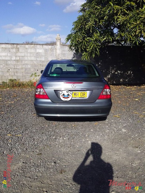 2008' Mercedes-Benz E-Class photo #3