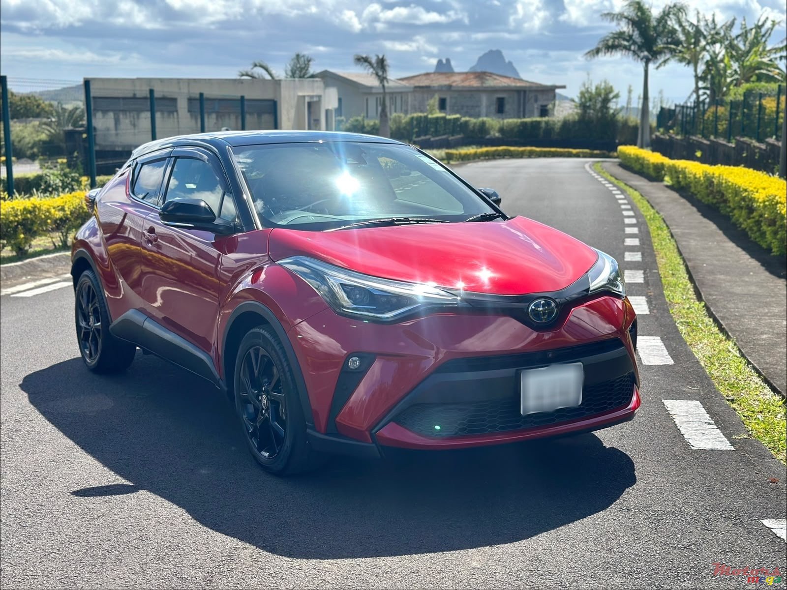 2021' Toyota CHR Nero Plus photo #1