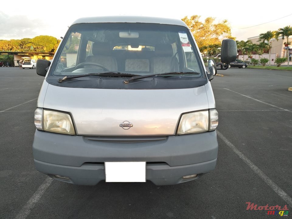 2002' Nissan Vanette photo #2