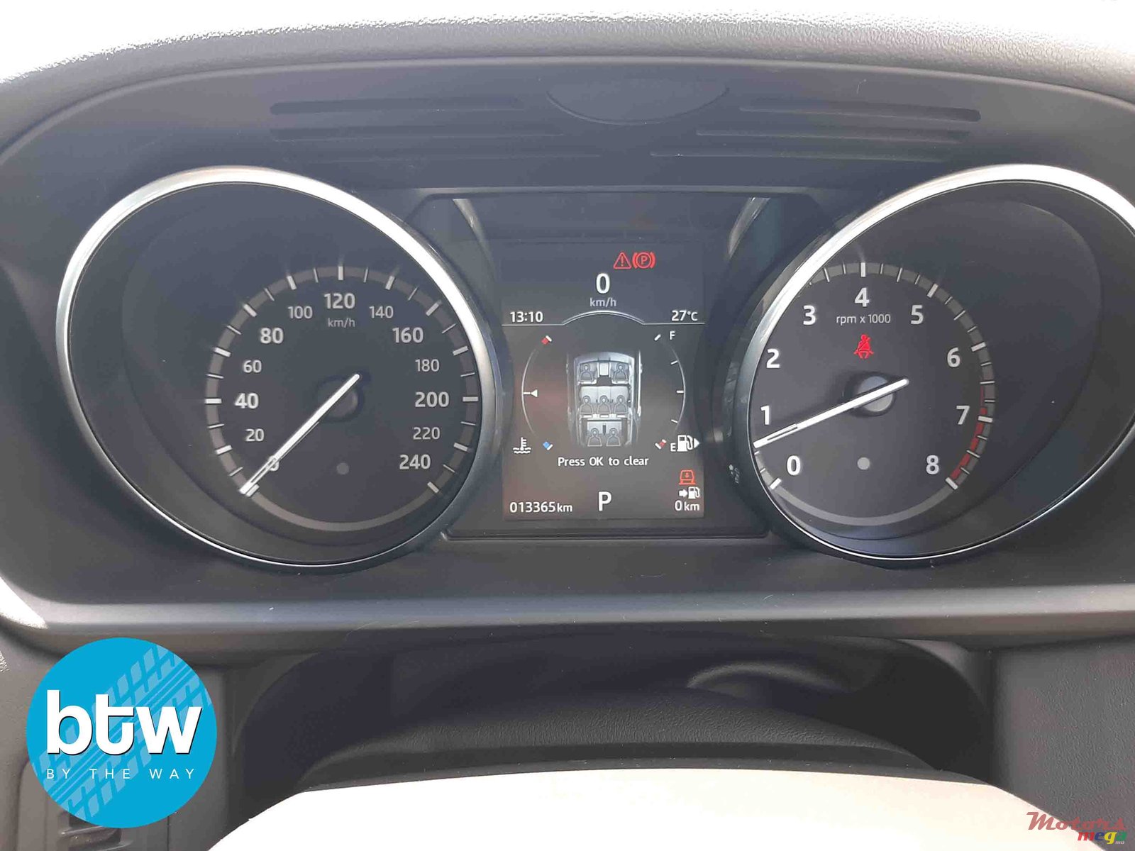 2017' Land Rover Discovery photo #7