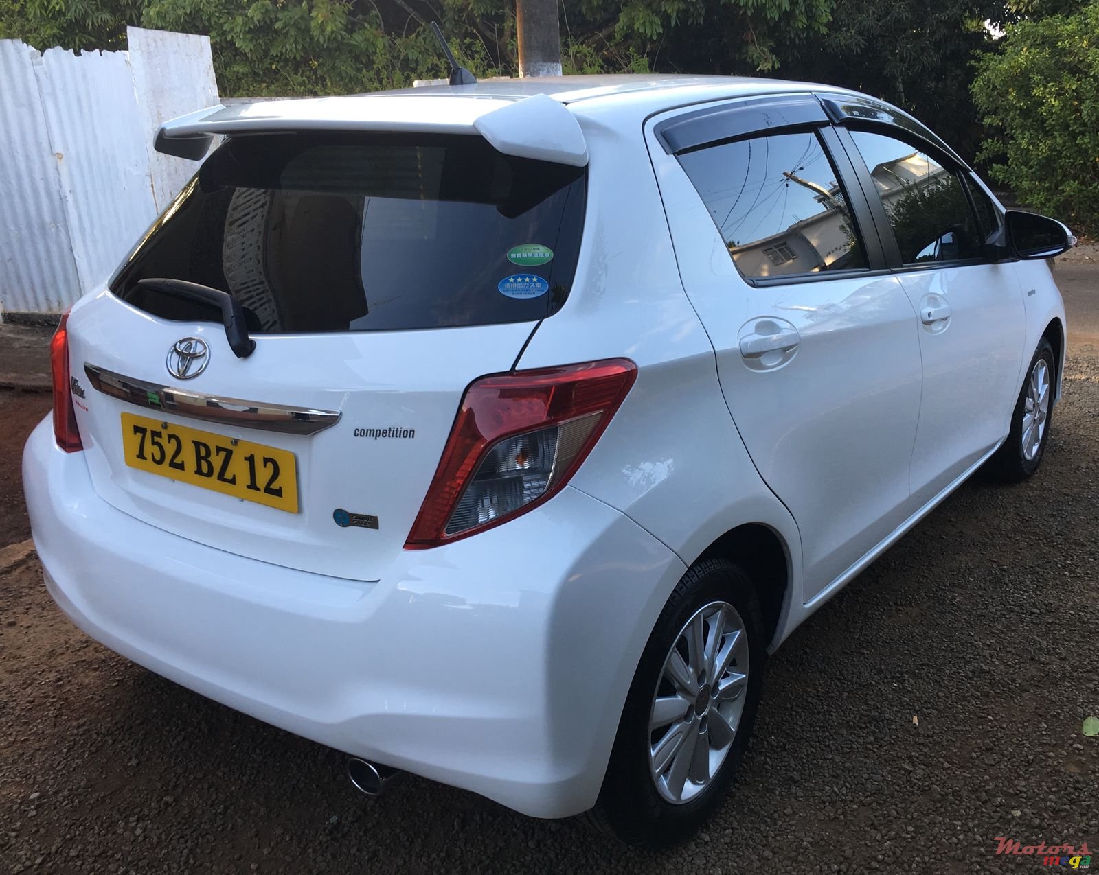 2012' Toyota Vitz photo #3