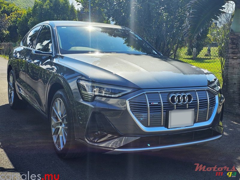 2020' Audi e-tron 55 Sportback S Line Quattro photo #2