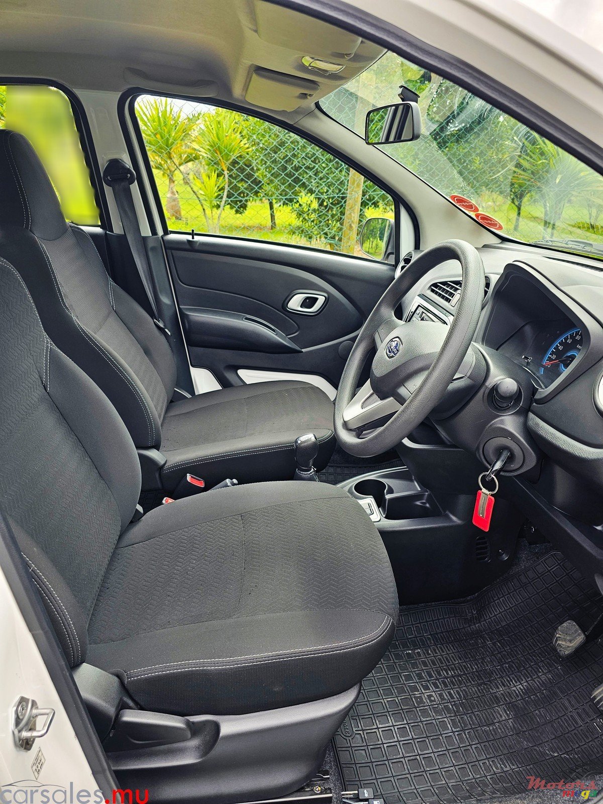 2022' Datsun Redi-Go 1.0 photo #6