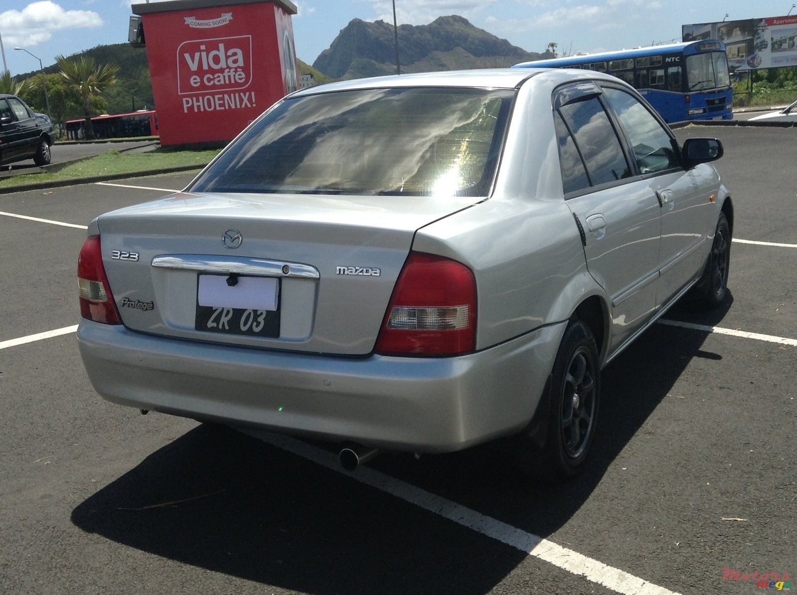 2003' Mazda 323 Protegé photo #3