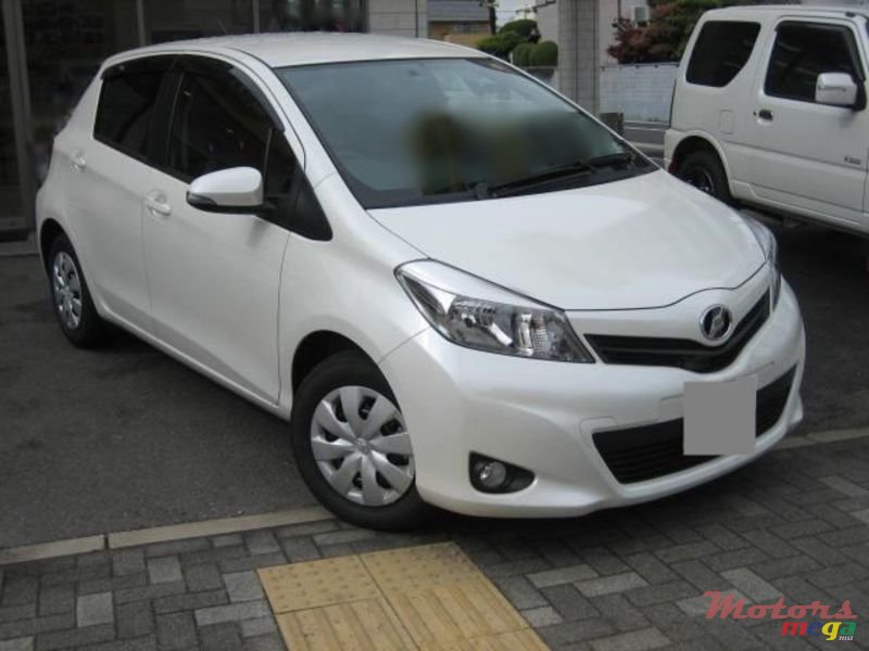 2013' Toyota Vitz photo #1
