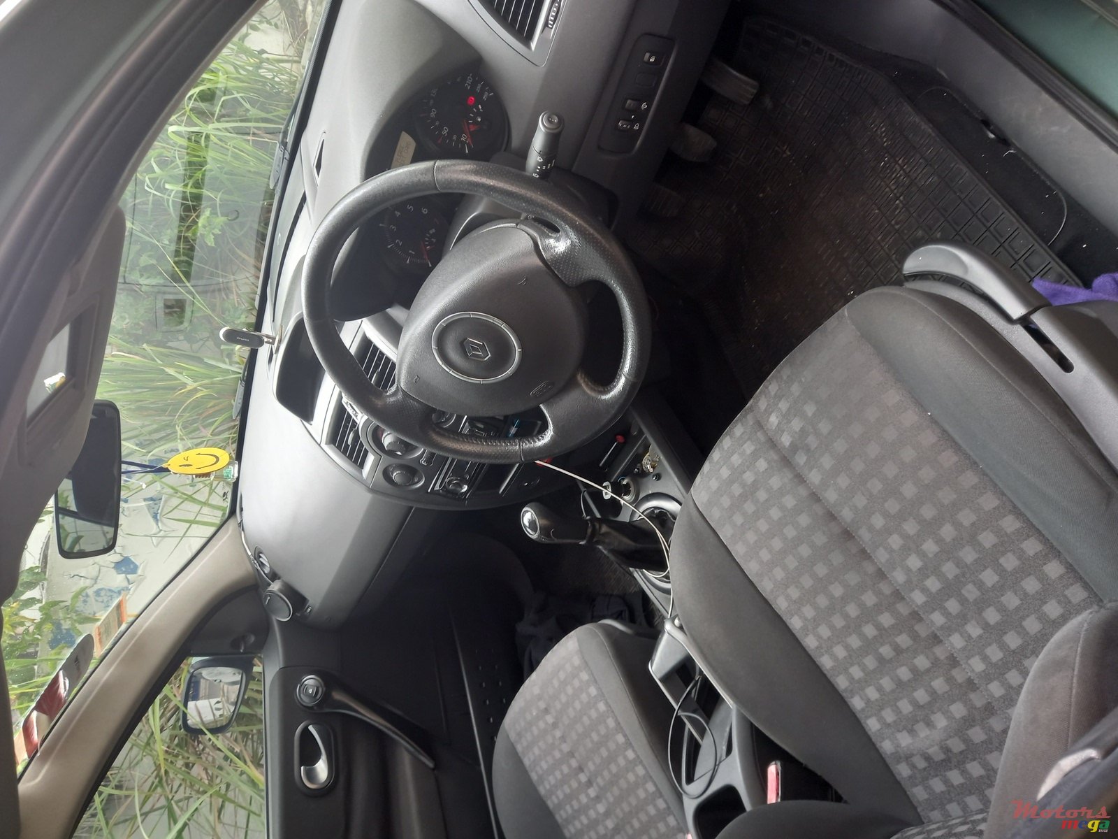 2007' Renault Megane photo #2