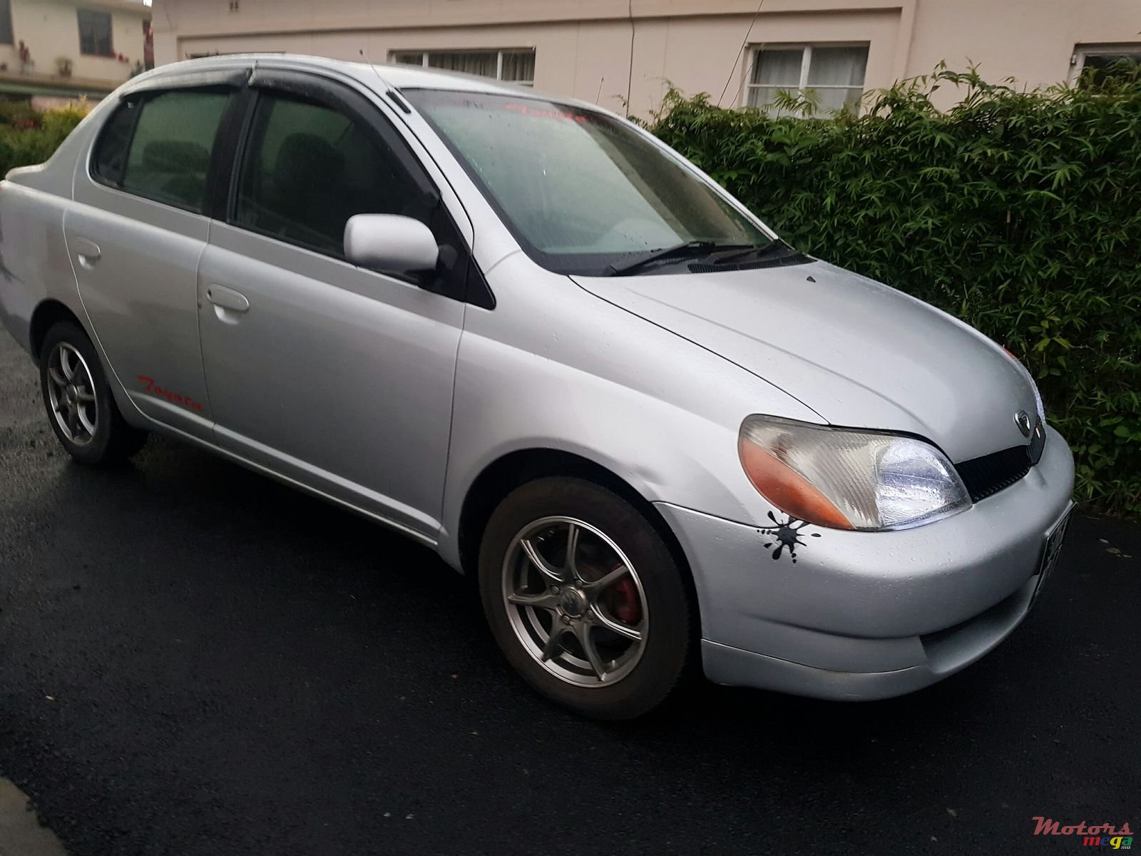 2001' Toyota platz photo #2