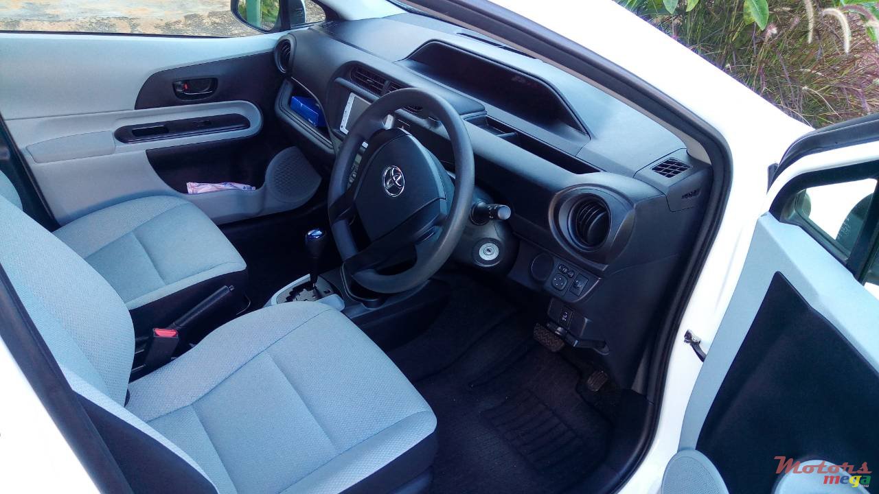 2014' Toyota AQUA photo #3