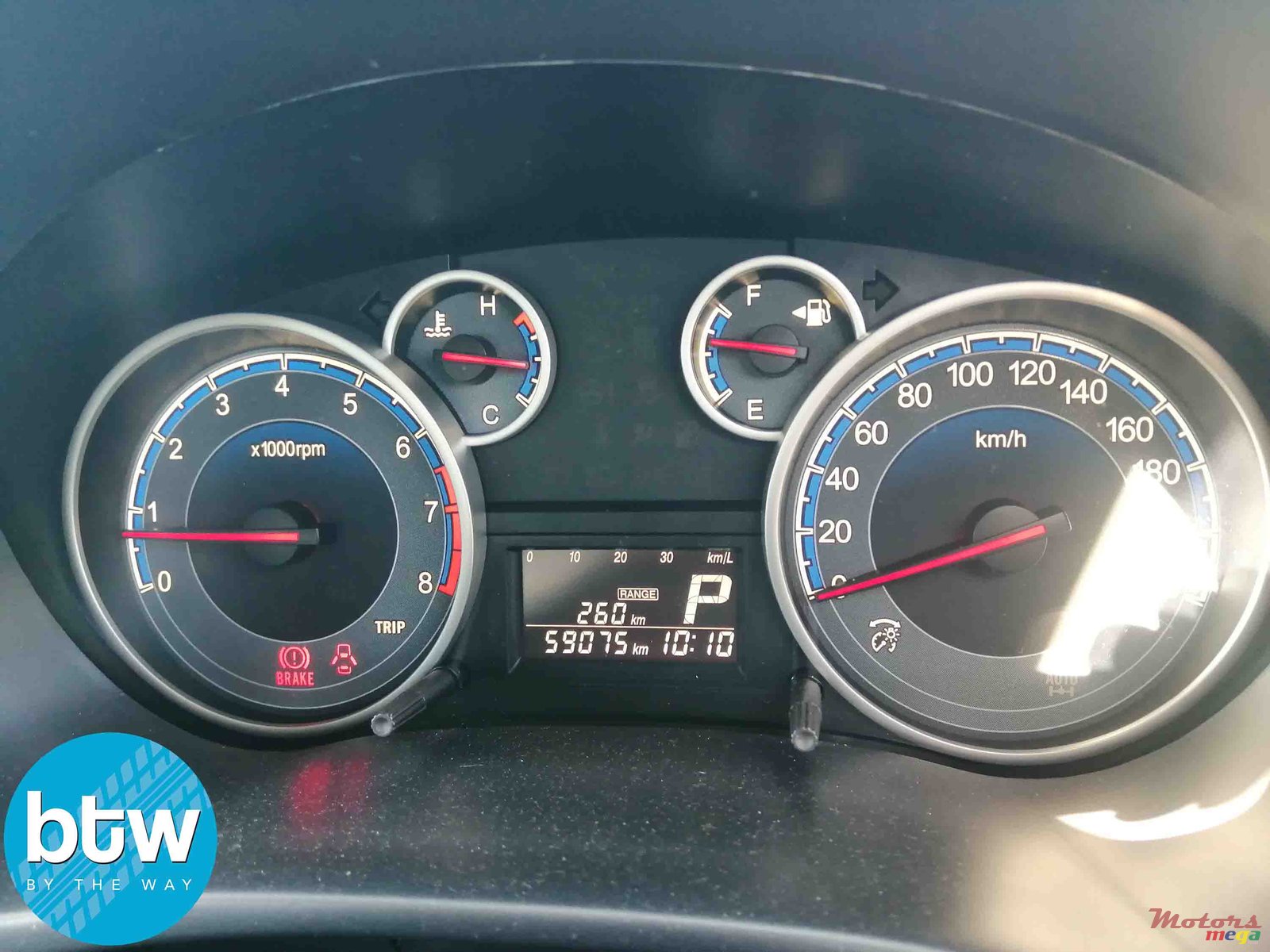 2014' Suzuki SX4 VVT photo #7