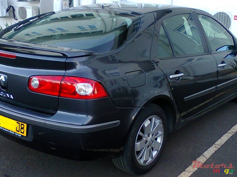 2008' Renault Laguna hatchback photo #2