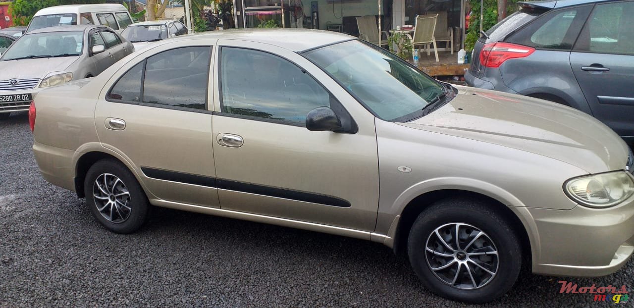 2012' Nissan Sunny photo #3