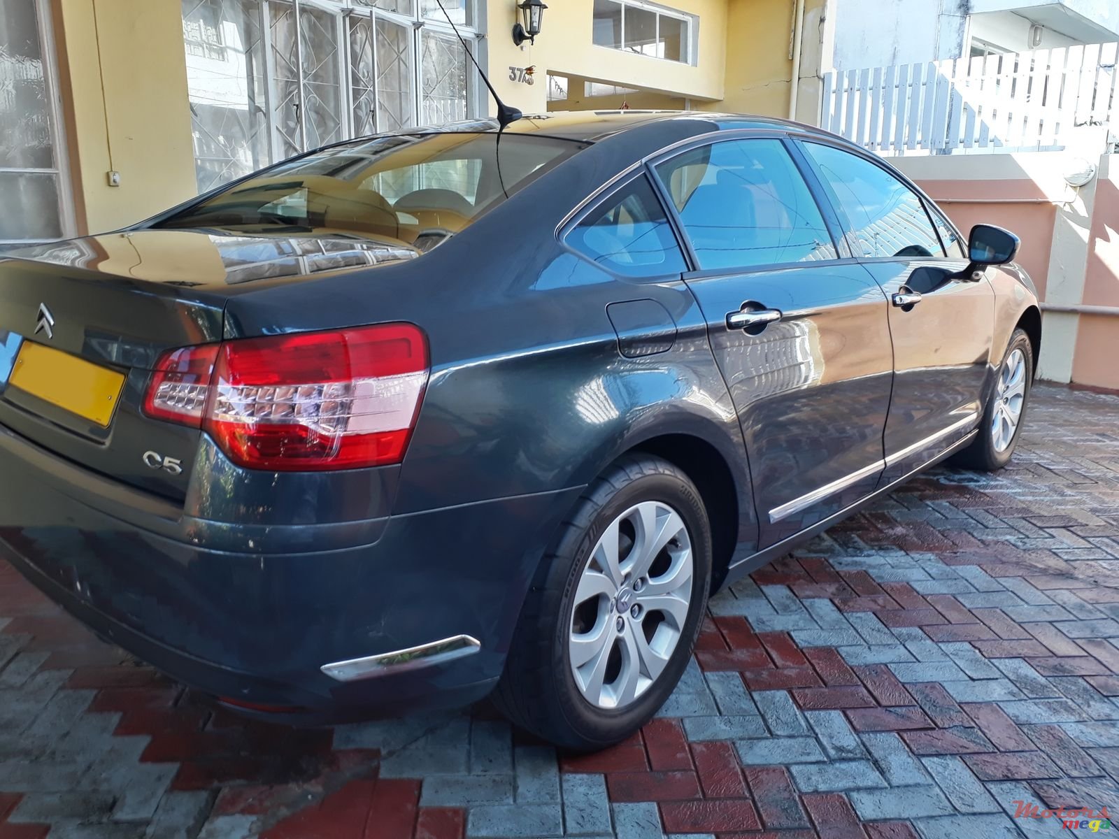 2009' Citroen C5 photo #2