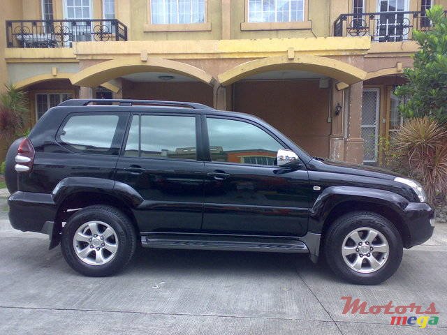 2003' Toyota LANDCRUISER GX photo #2