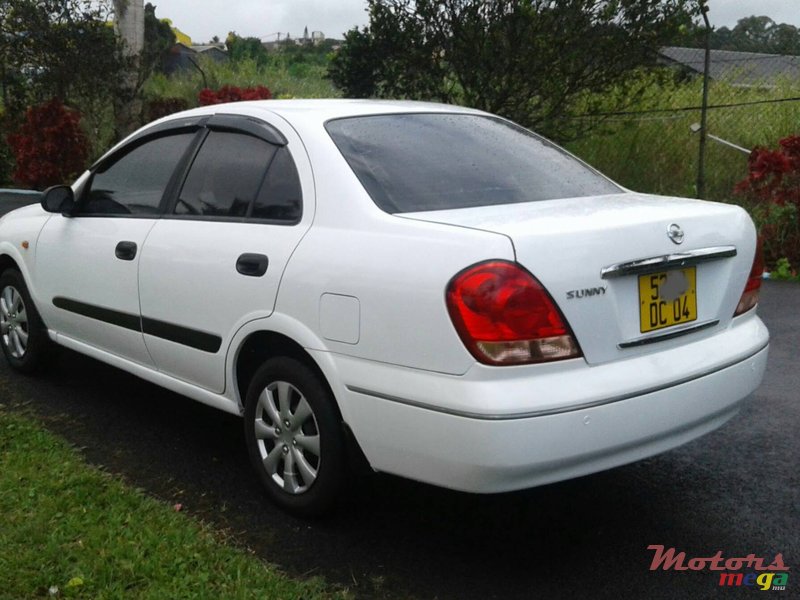 2004' Nissan Sunny photo #3