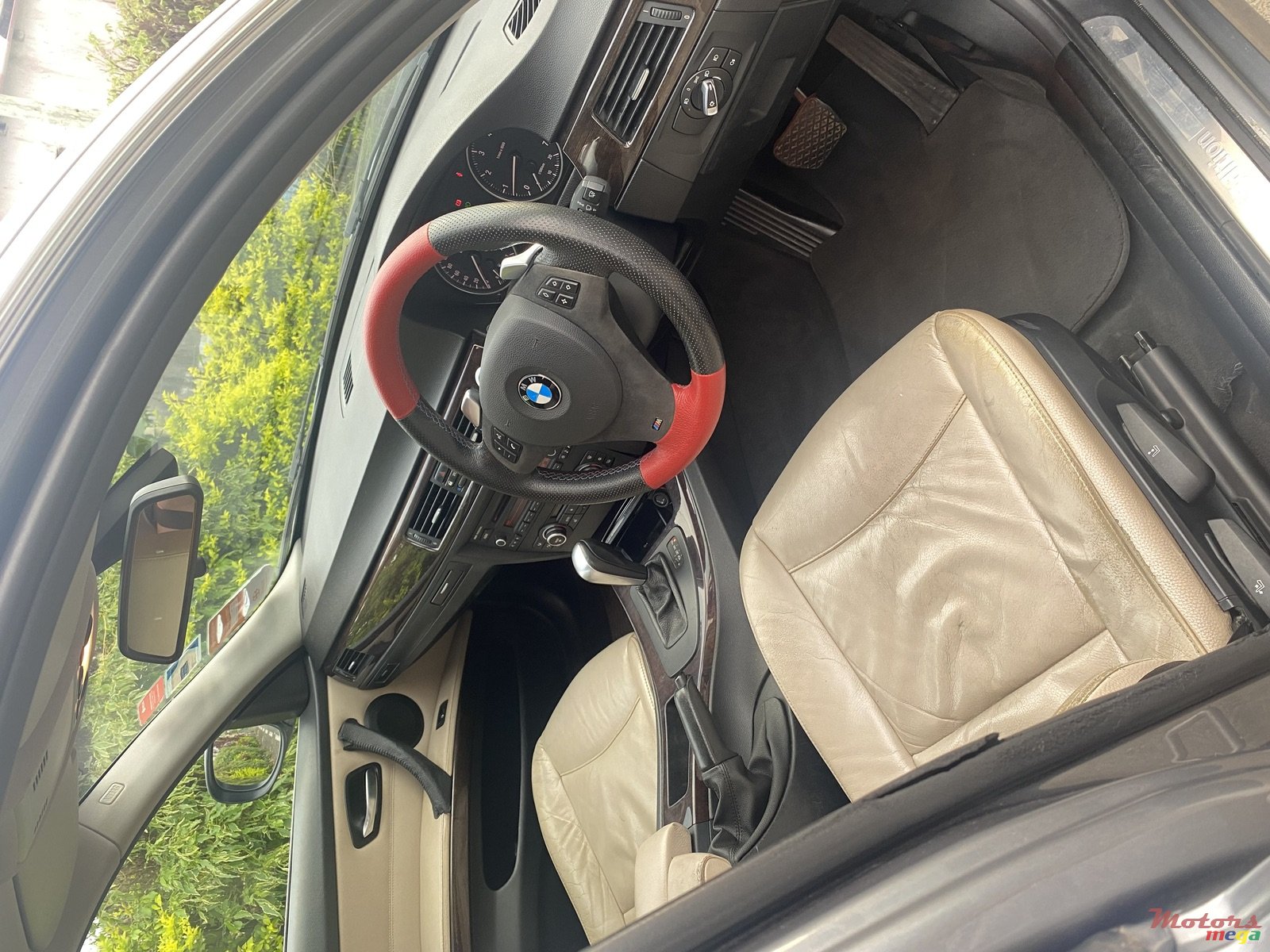 2011' BMW 320 none photo #3