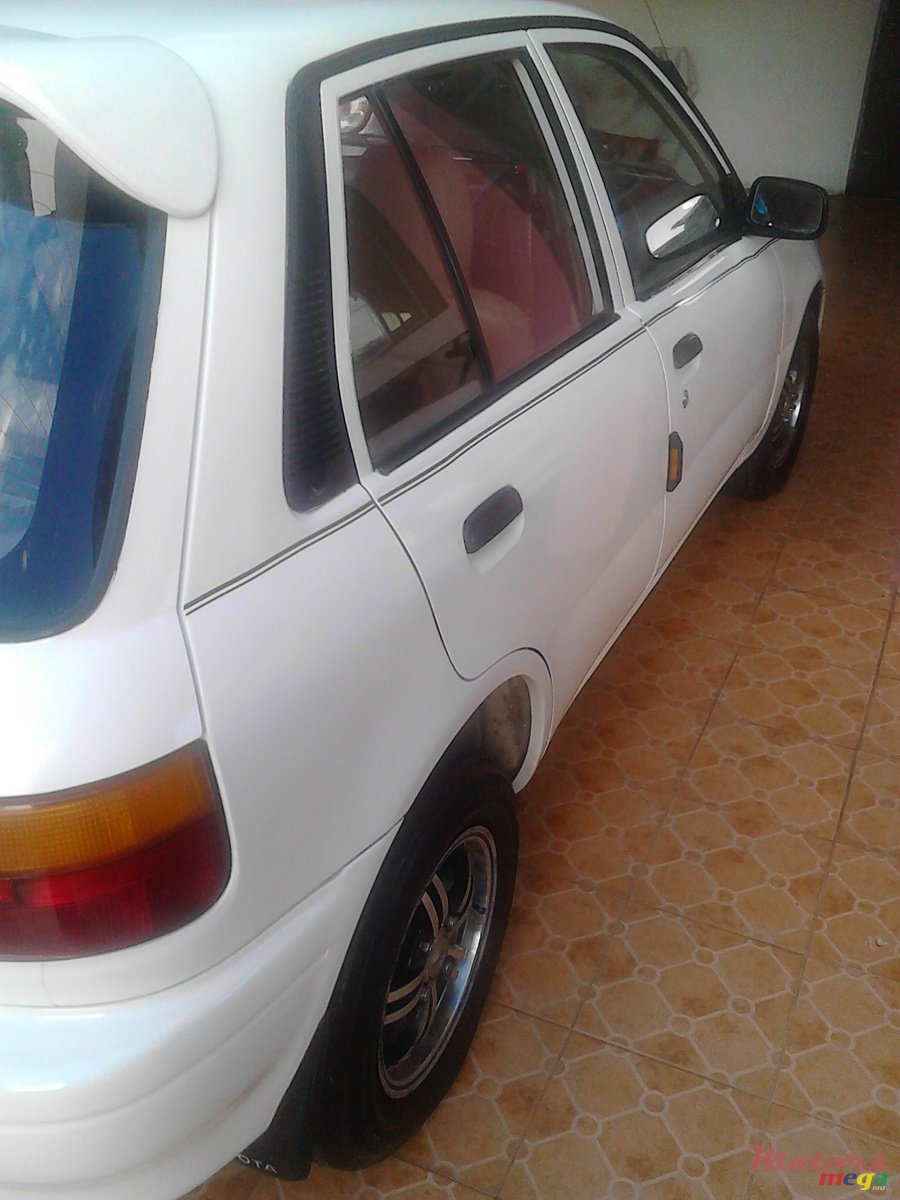 1992' Toyota Starlet photo #1