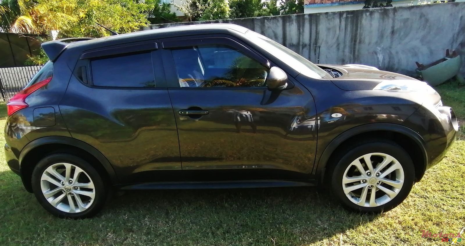 2012' Nissan Juke call 59359247 photo #3