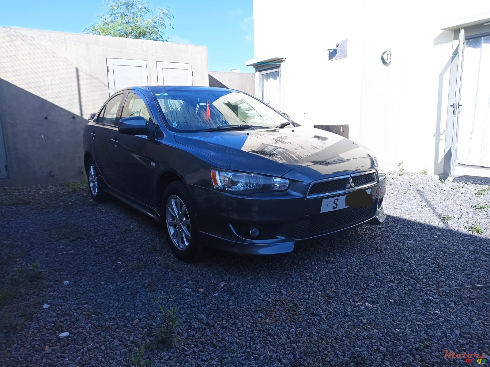 2010' Mitsubishi Lancer photo #4