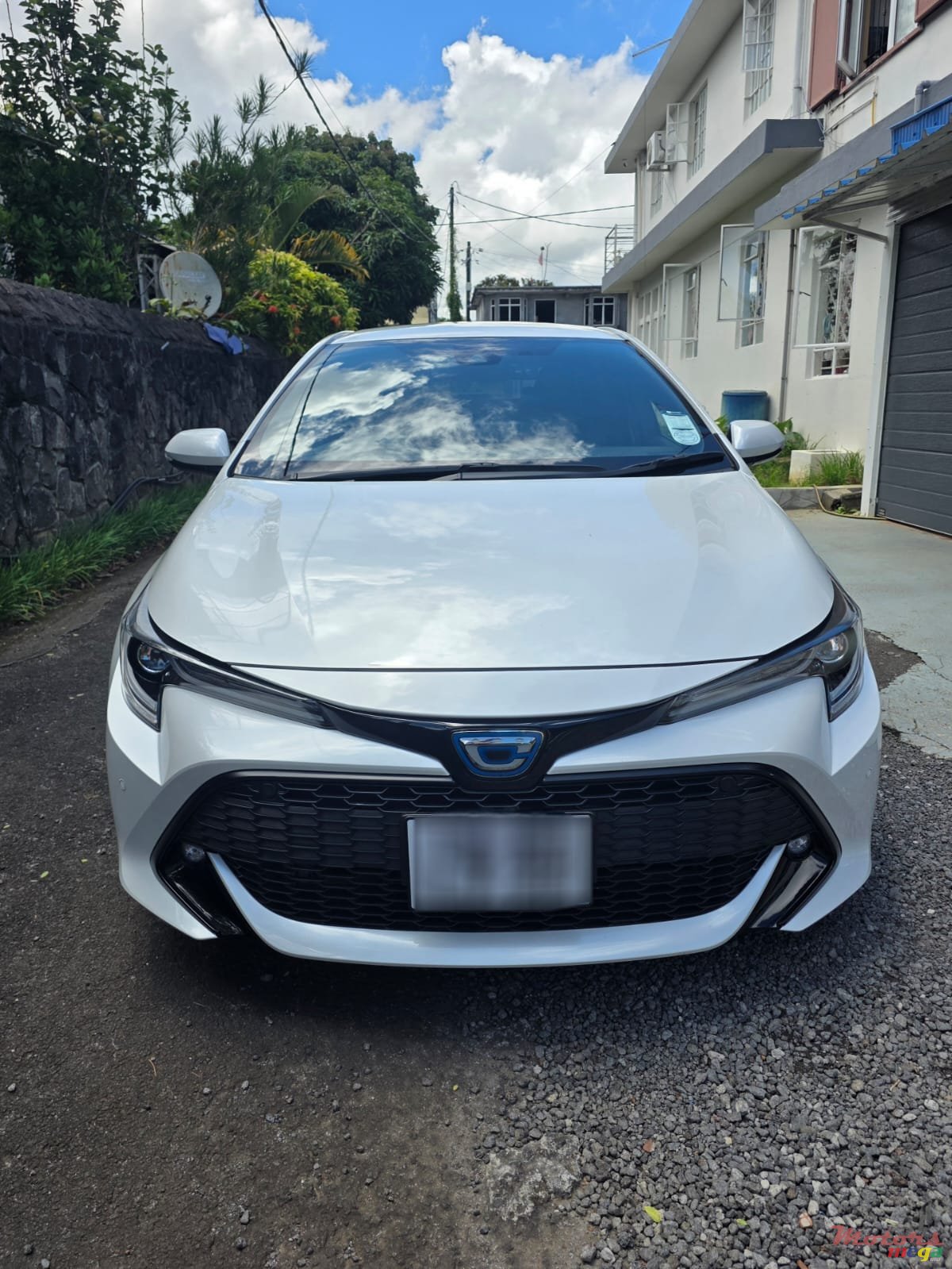 2022' Toyota Corolla GZ photo #1