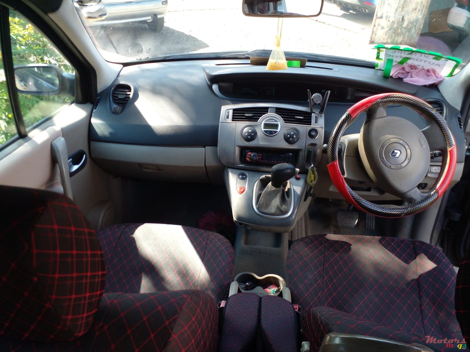 2005' Renault Scenic photo #5