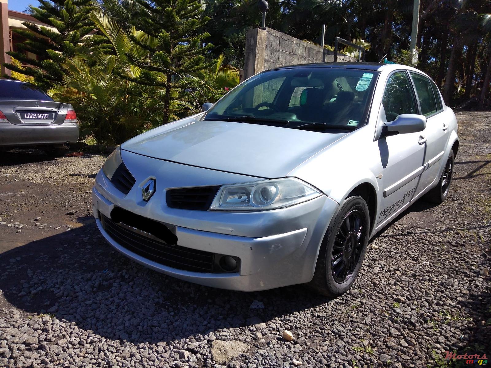 2007' Renault Megane photo #7