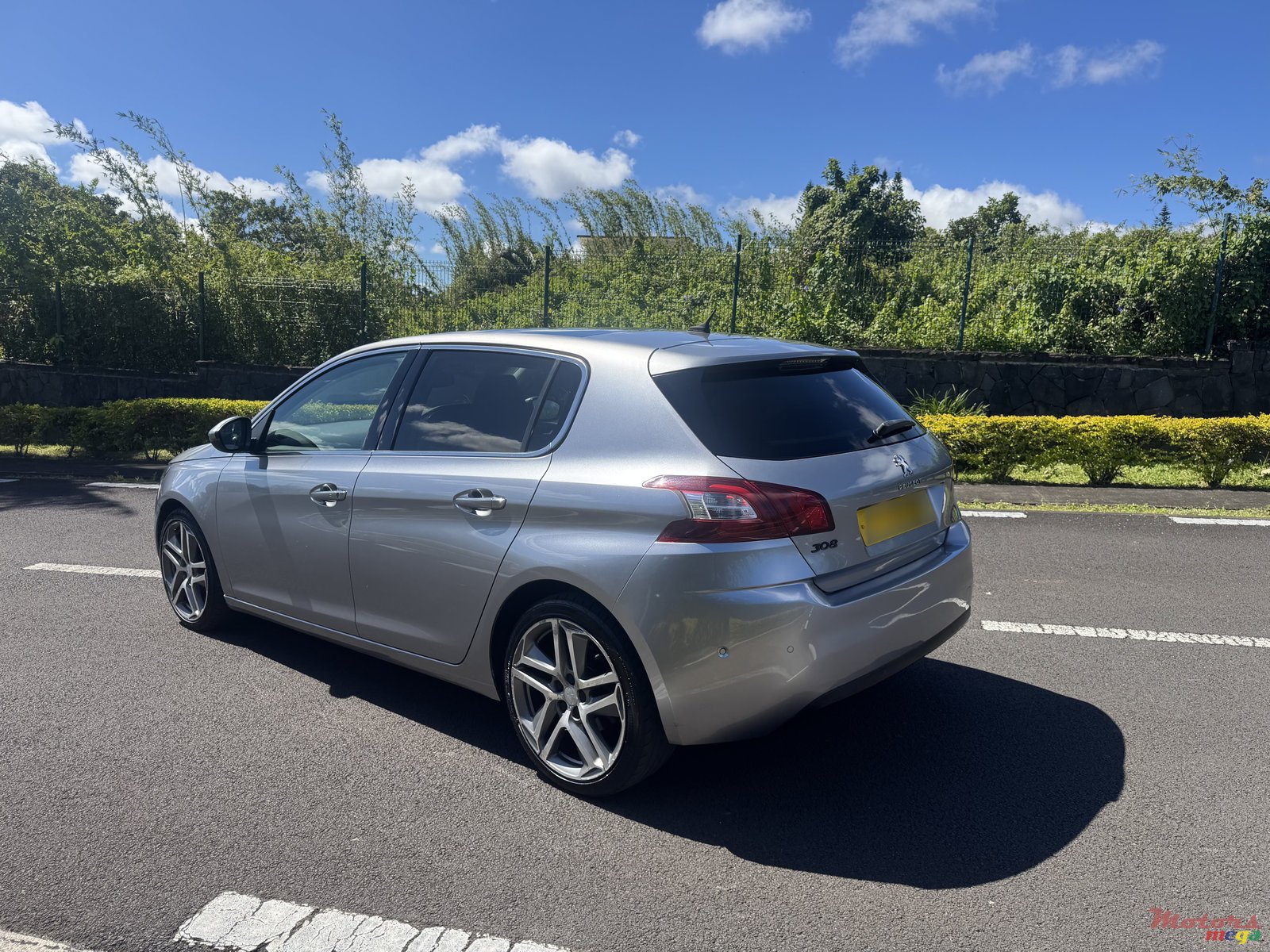 2015' Peugeot 308 photo #3