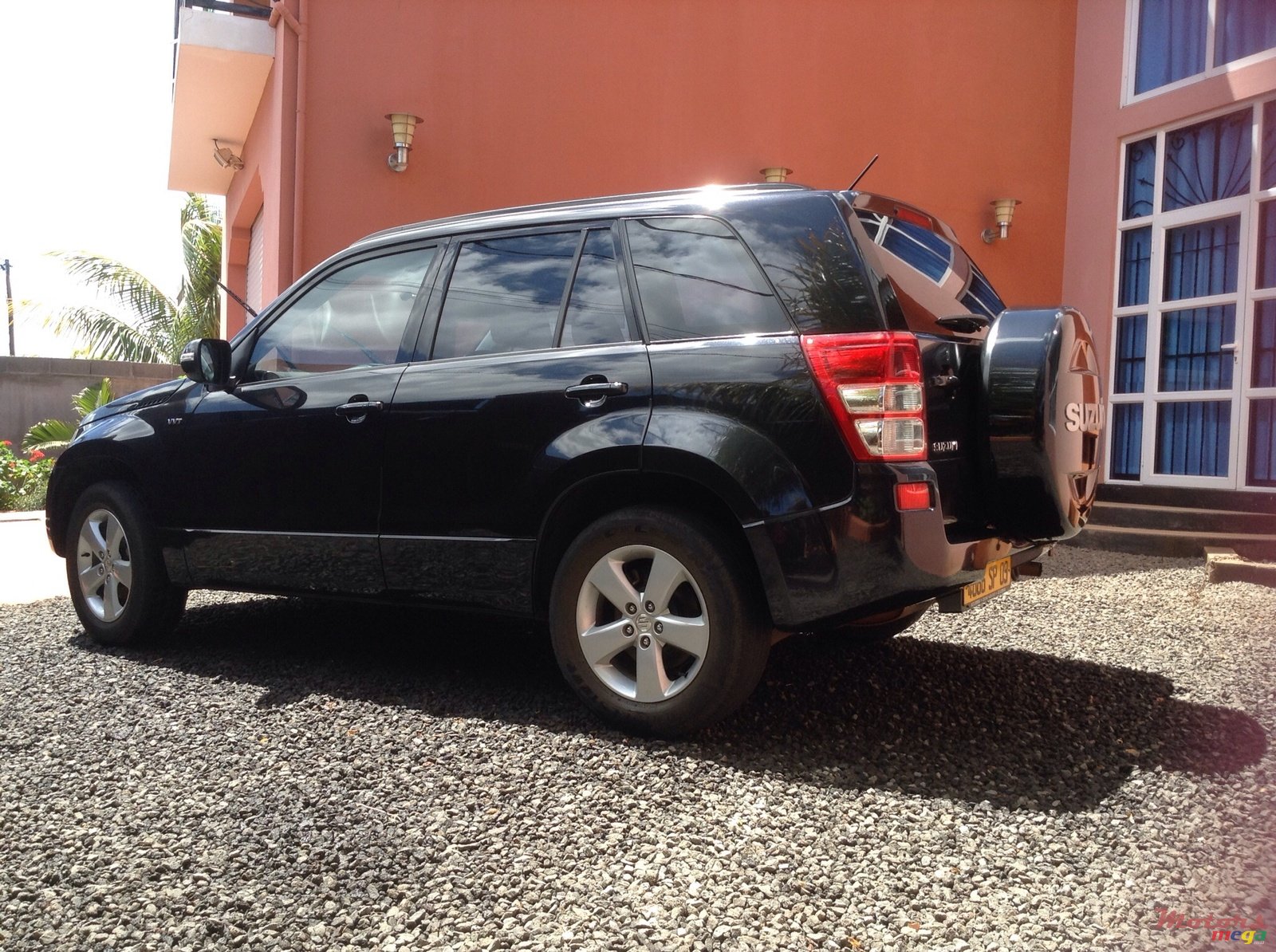 2009' Suzuki Grand Vitara luxe photo #1