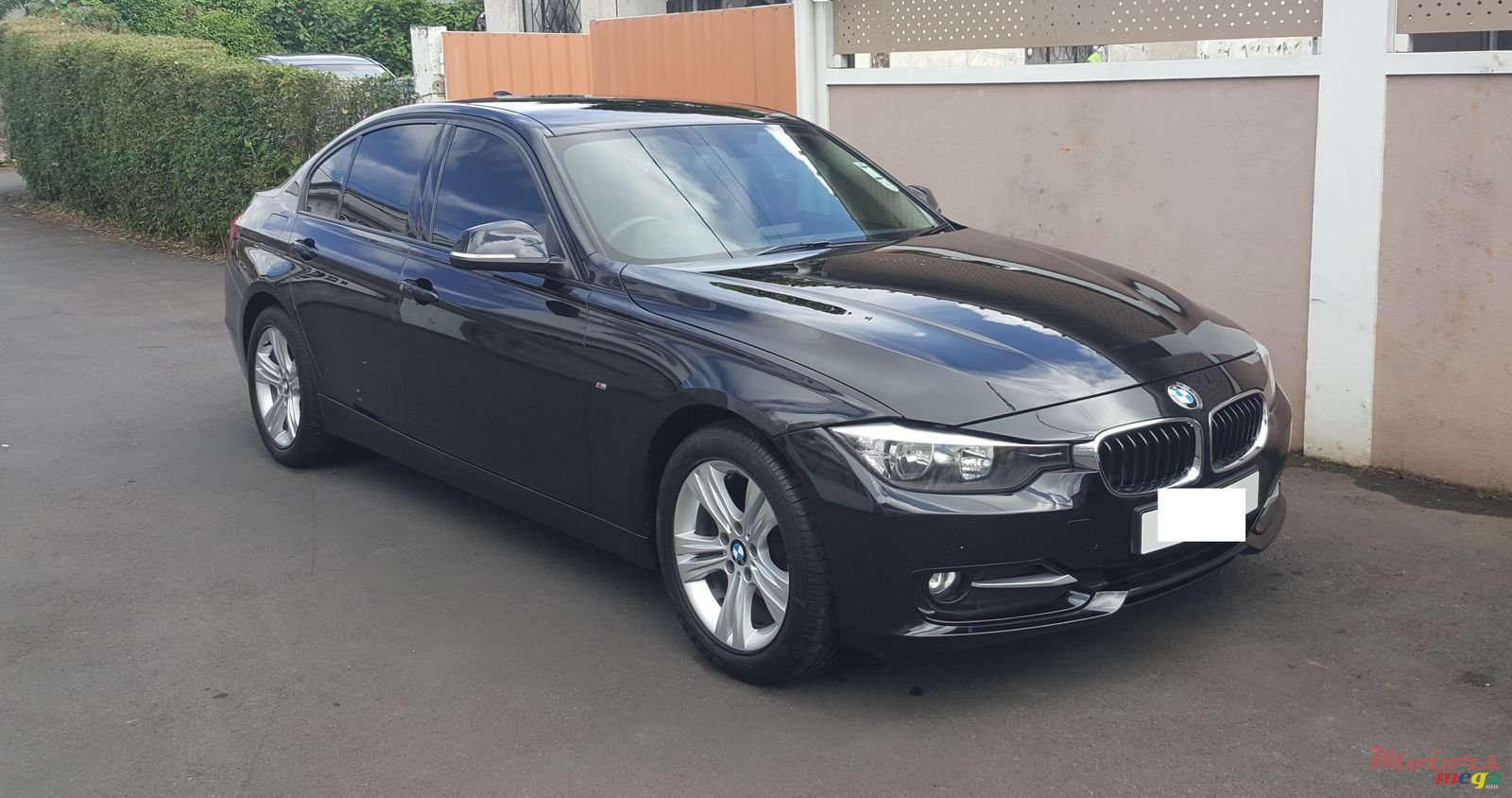 2012' BMW 316i photo #1