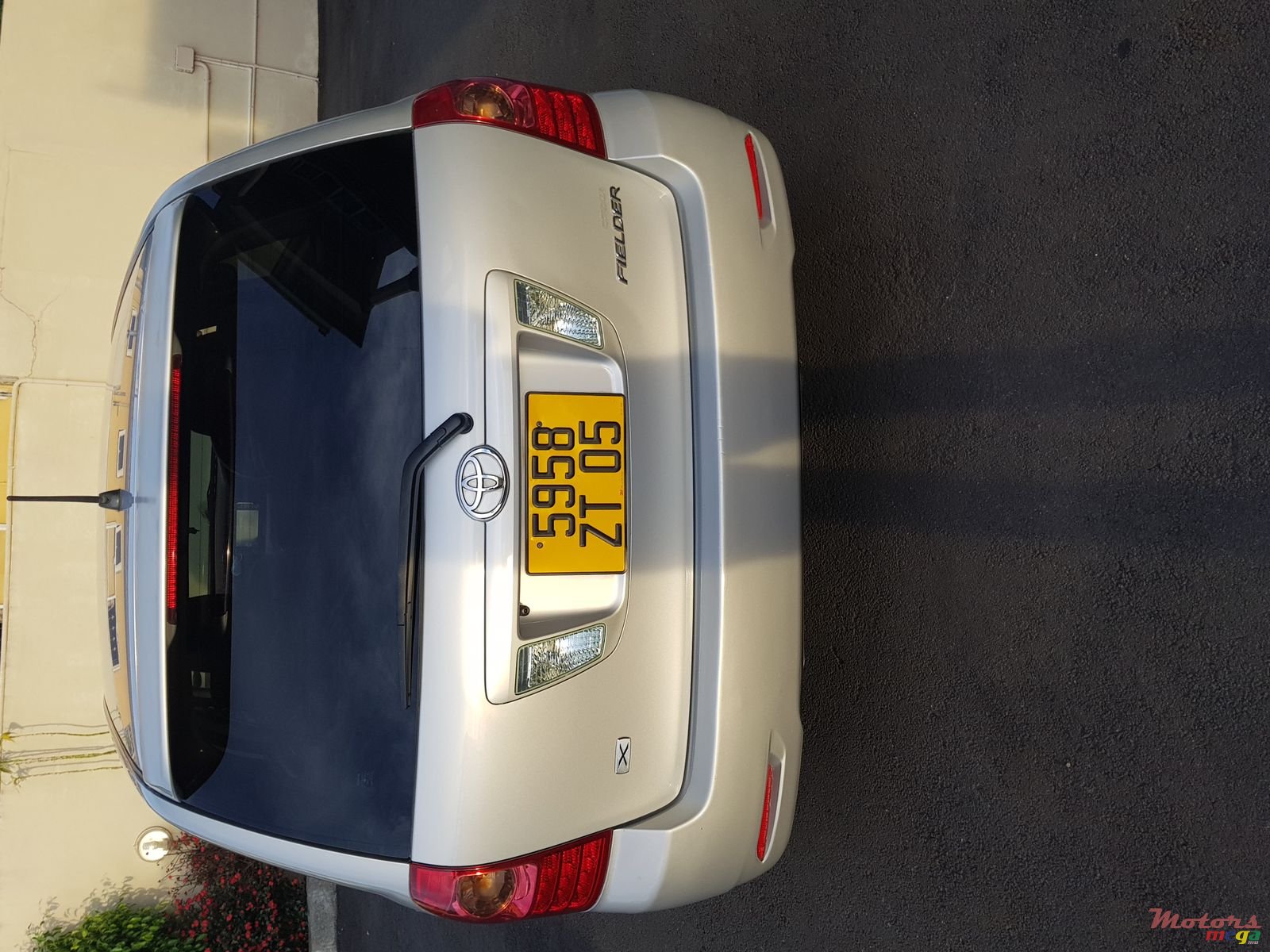 2005' Toyota Corolla fielder photo #3