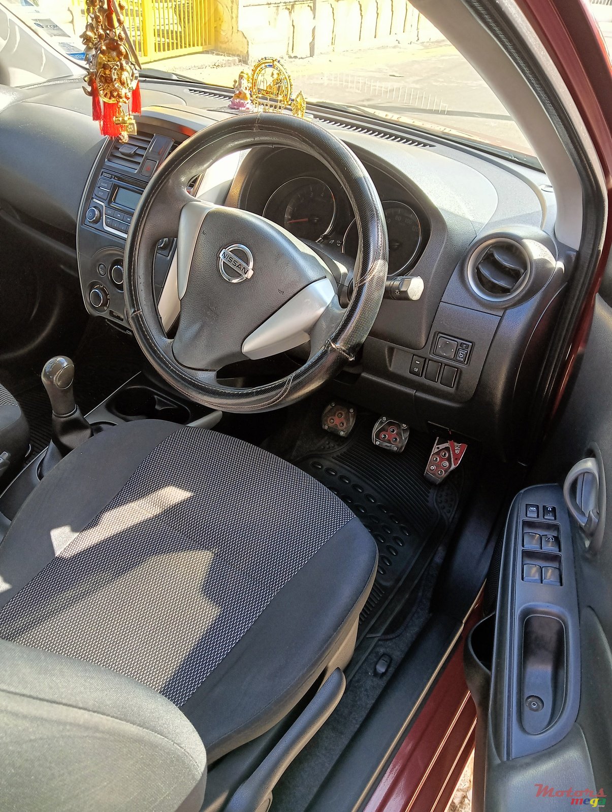 2016' Nissan Almera photo #7