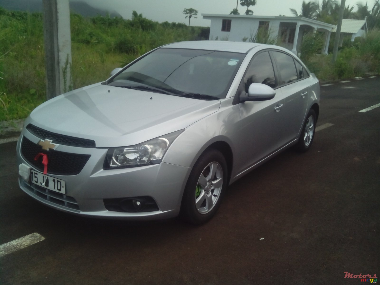 2010' Chevrolet Cruze photo #1