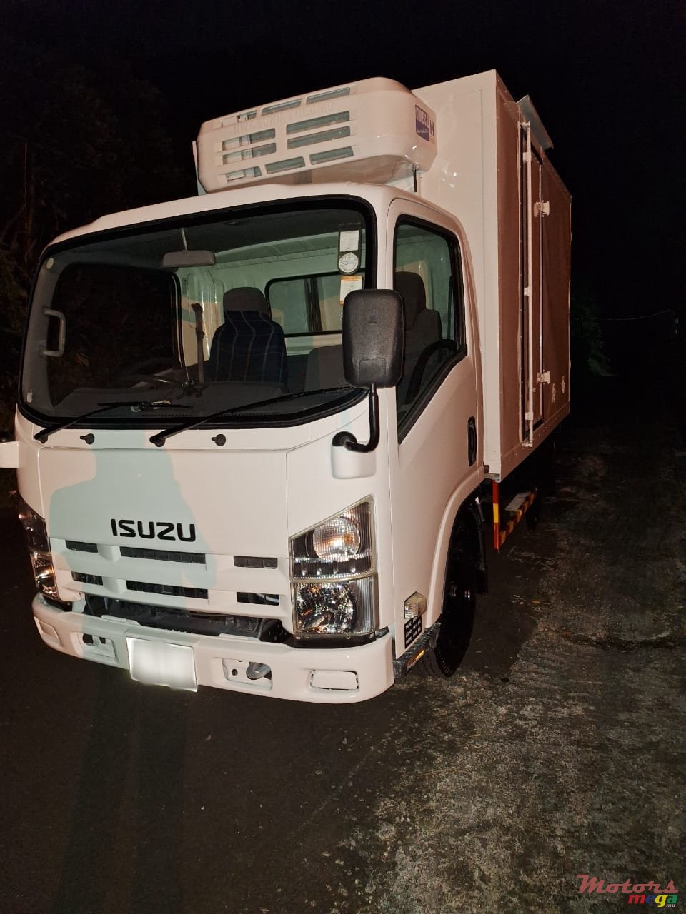 2016' Isuzu photo #1