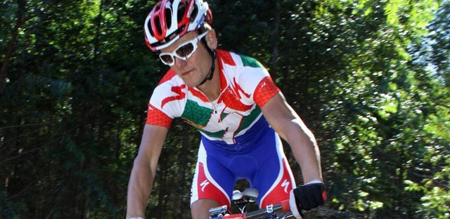 South African Champion Burry Stander was Killed in Road Accident