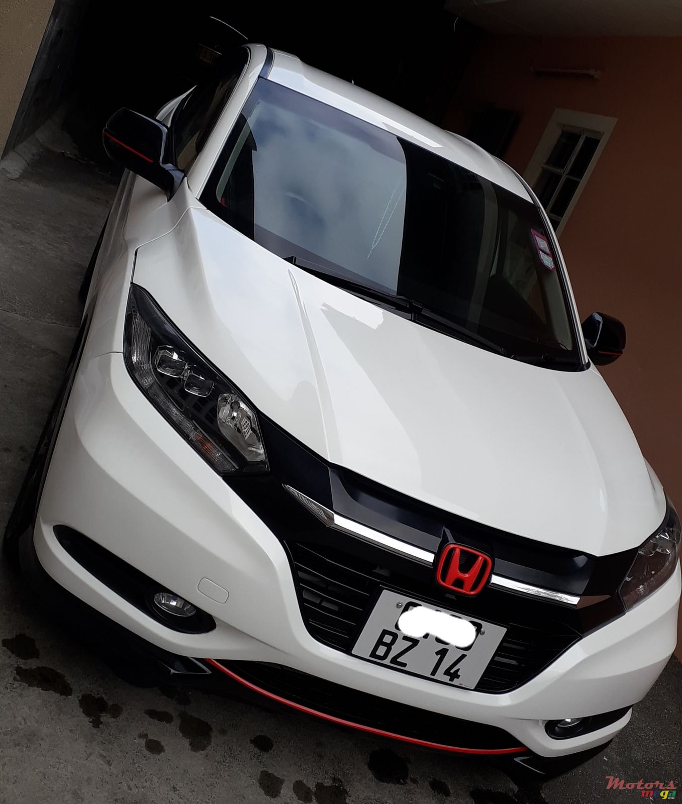 2014' Honda Vezel photo #1