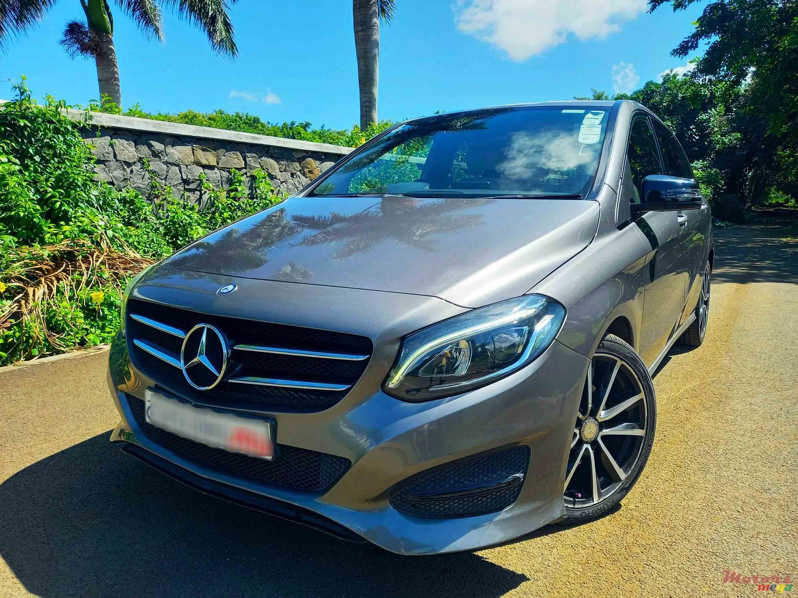 2015' Mercedes-Benz B 200 AMG 1.6 photo #1