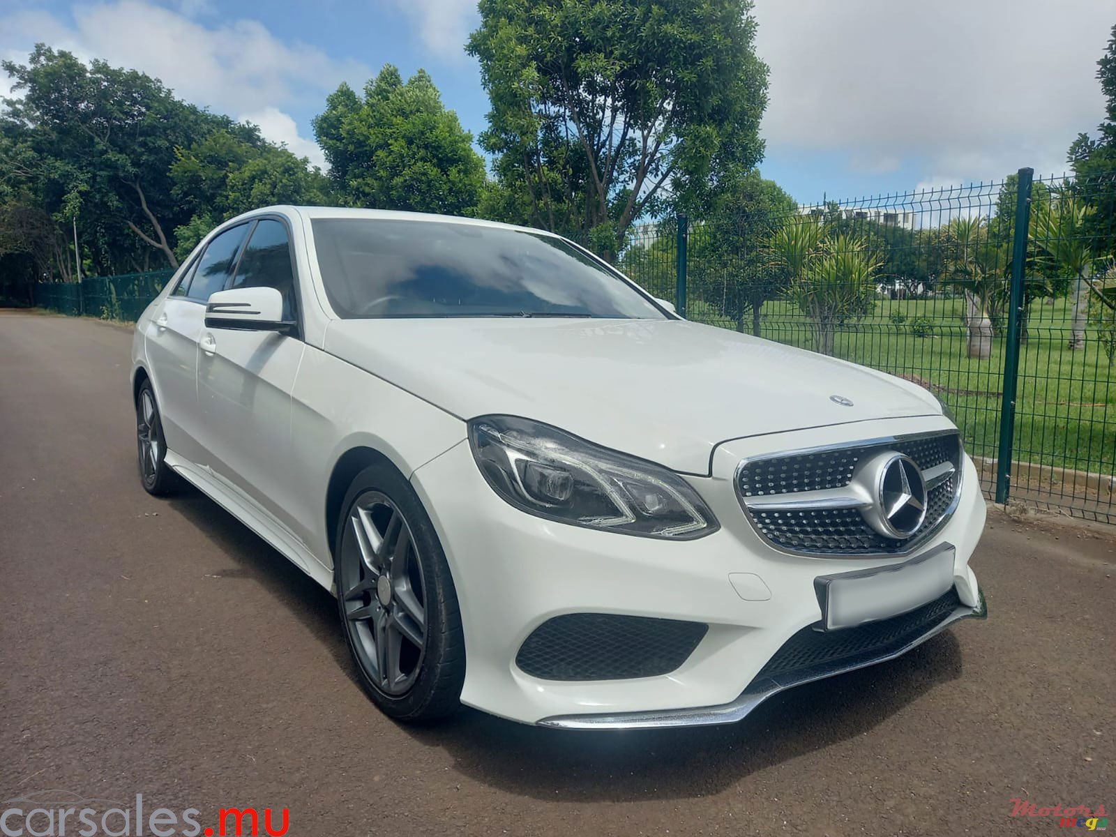 2013' Mercedes-Benz E 250 2.0 AMG photo #2