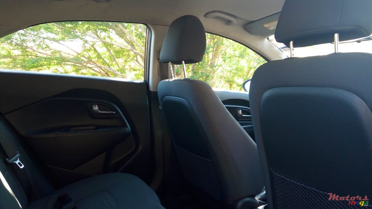 2013' Kia Rio photo #4
