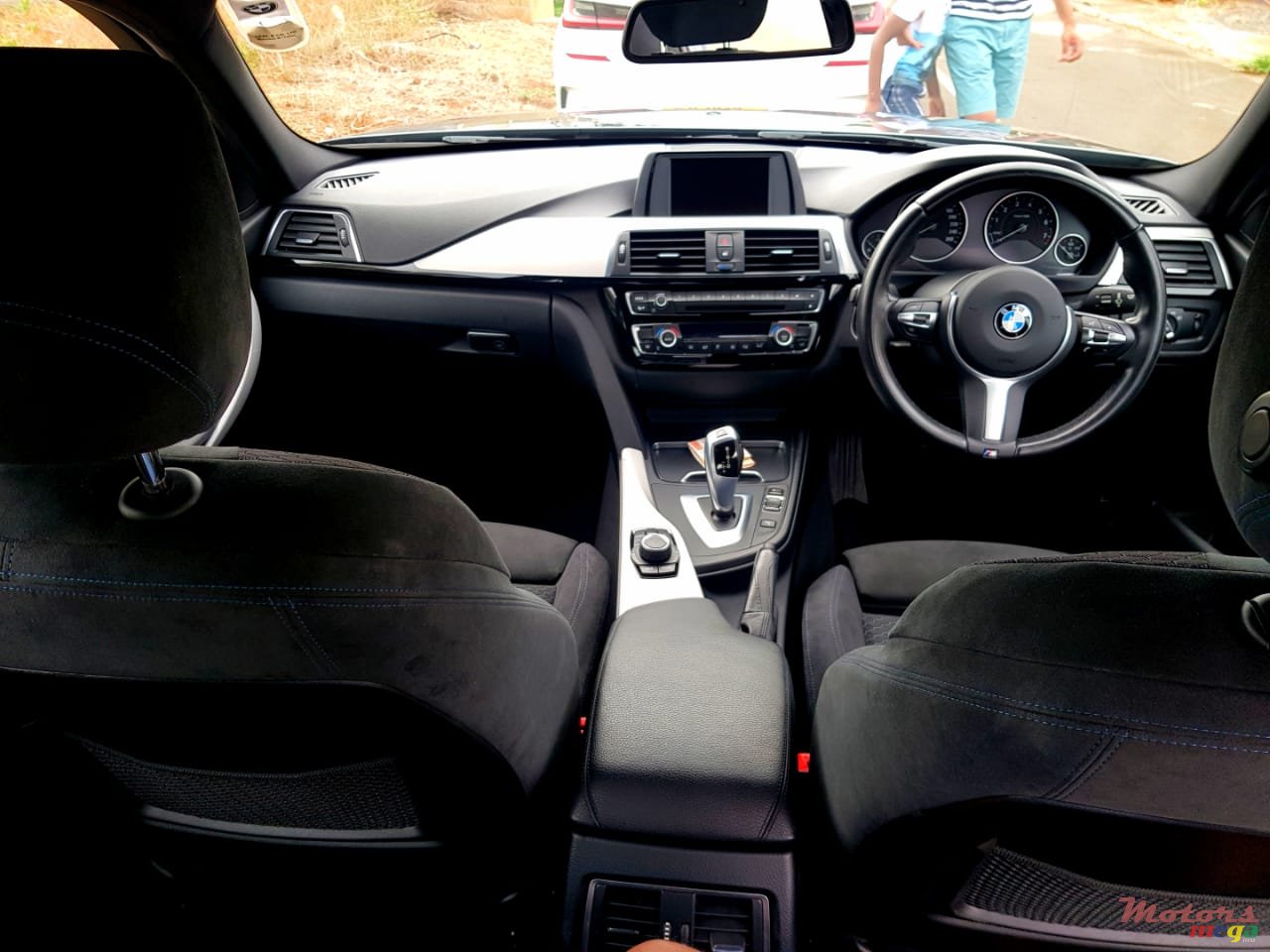 2017' BMW 3 Series photo #7