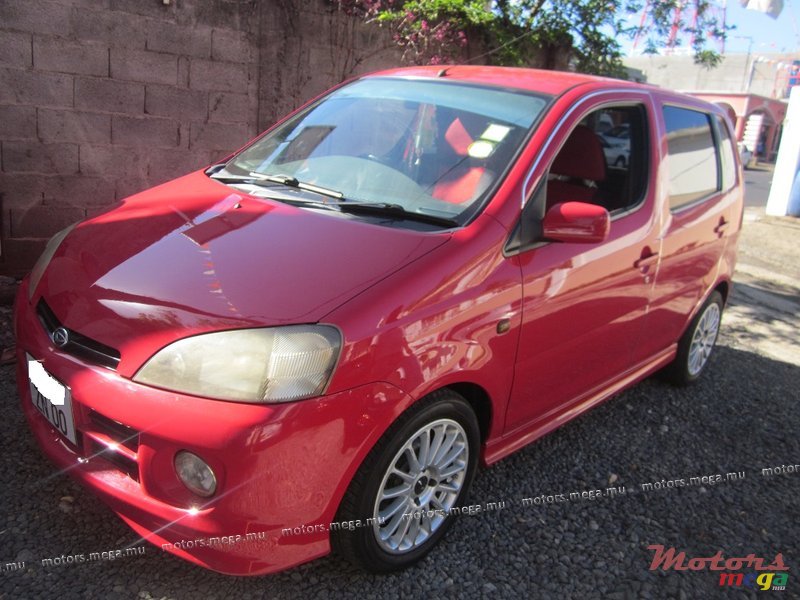 2000' Daihatsu YRV photo #1