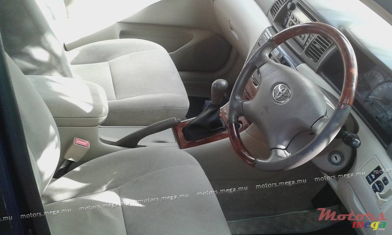 2003' Toyota Corolla NZE 121  photo #3