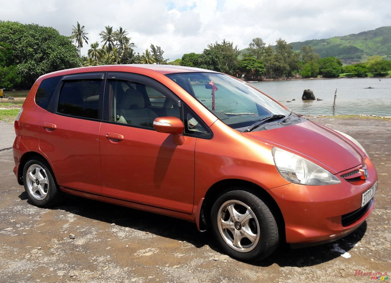 2006' Honda Fit photo #1