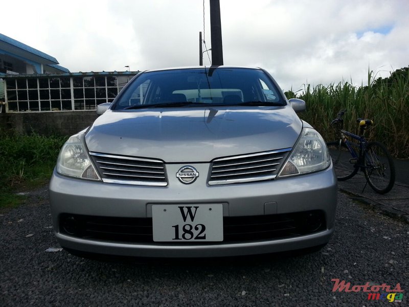 2006' Nissan Tiida photo #1