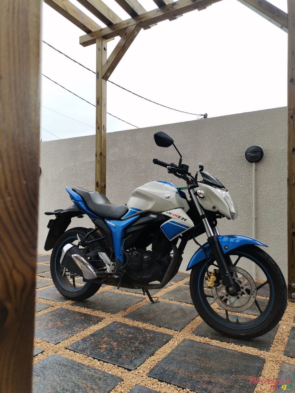 2016' Suzuki Gixxer photo #1