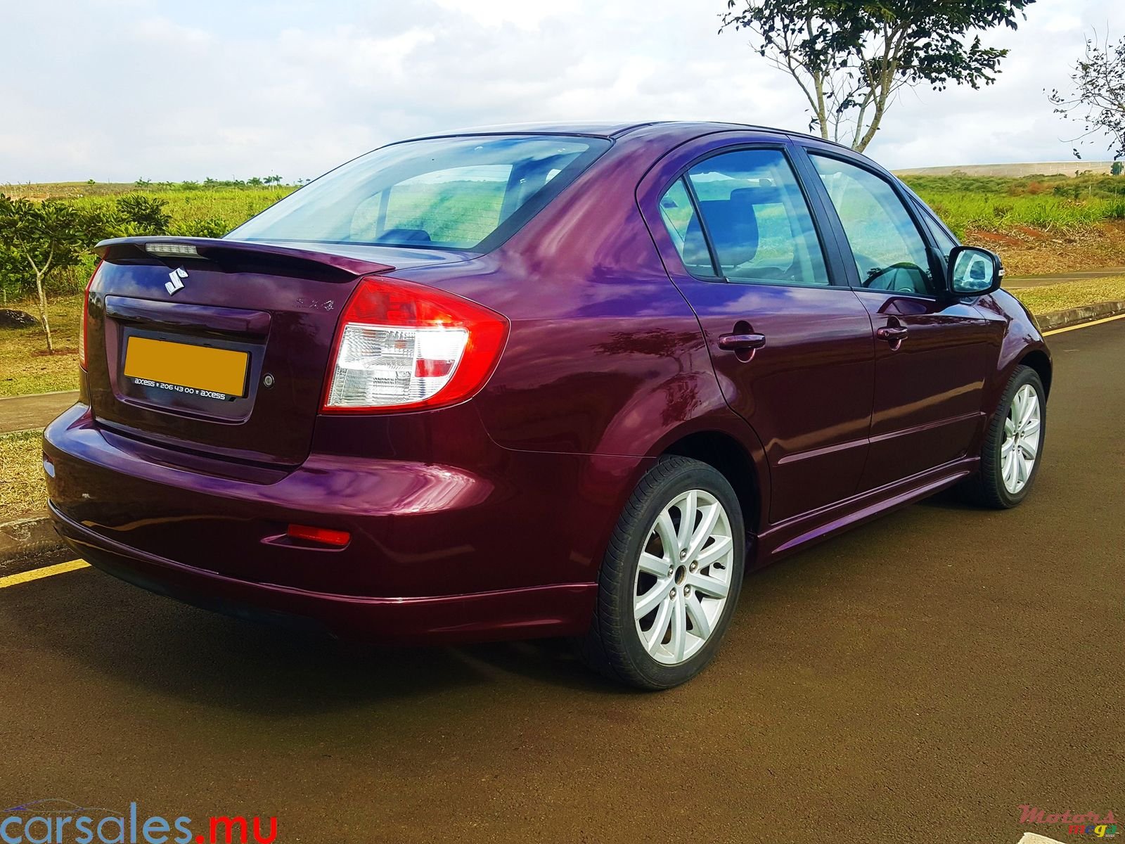 2011' Suzuki SX4 1.6 Sedan photo #4