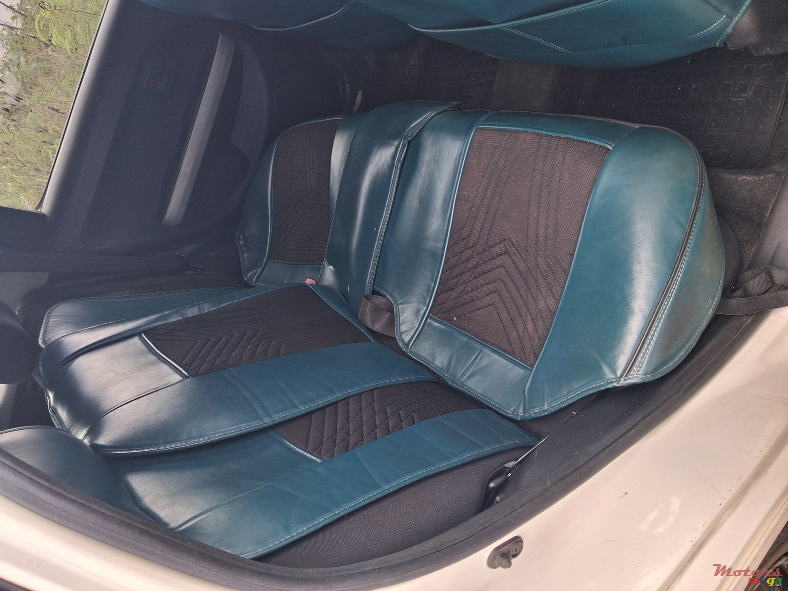 2005' Toyota Ist photo #5