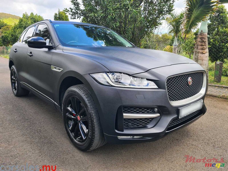 2017' Jaguar F-Pace R-Sport 20D AWD photo #1