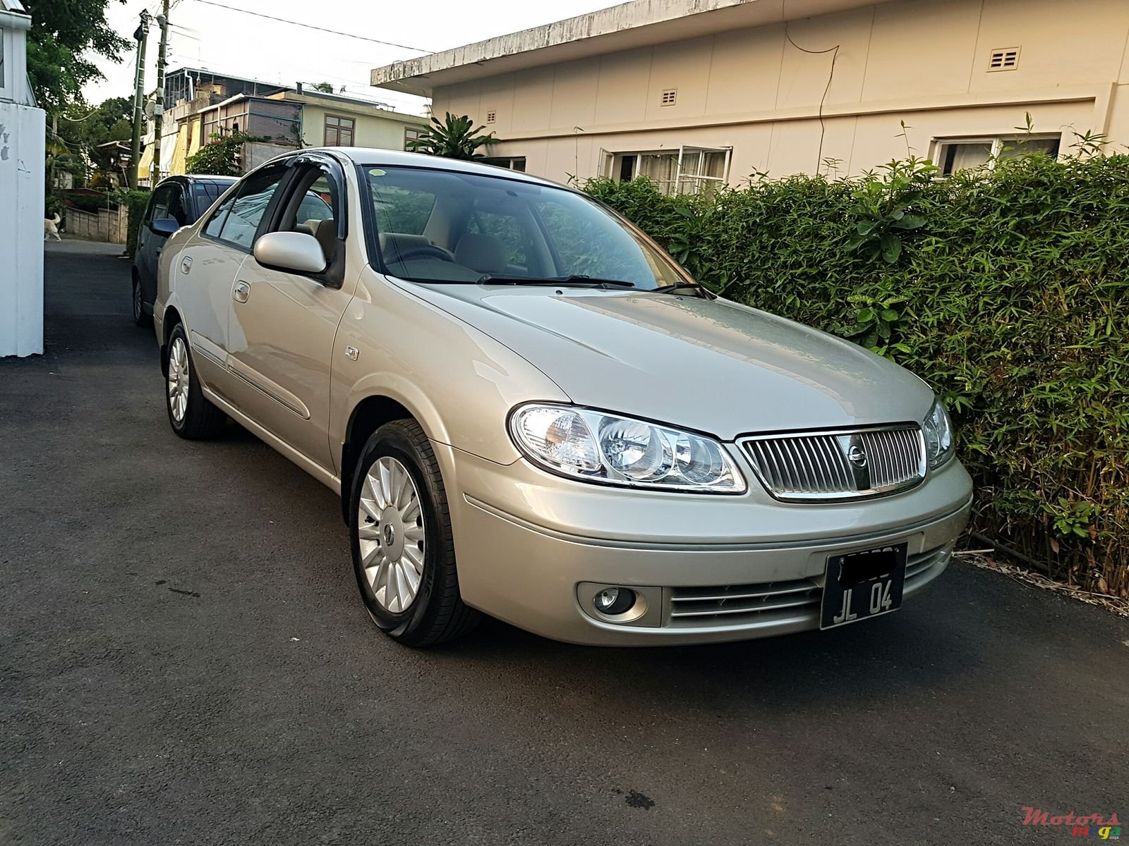 2004' Nissan Sunny Full option photo #1