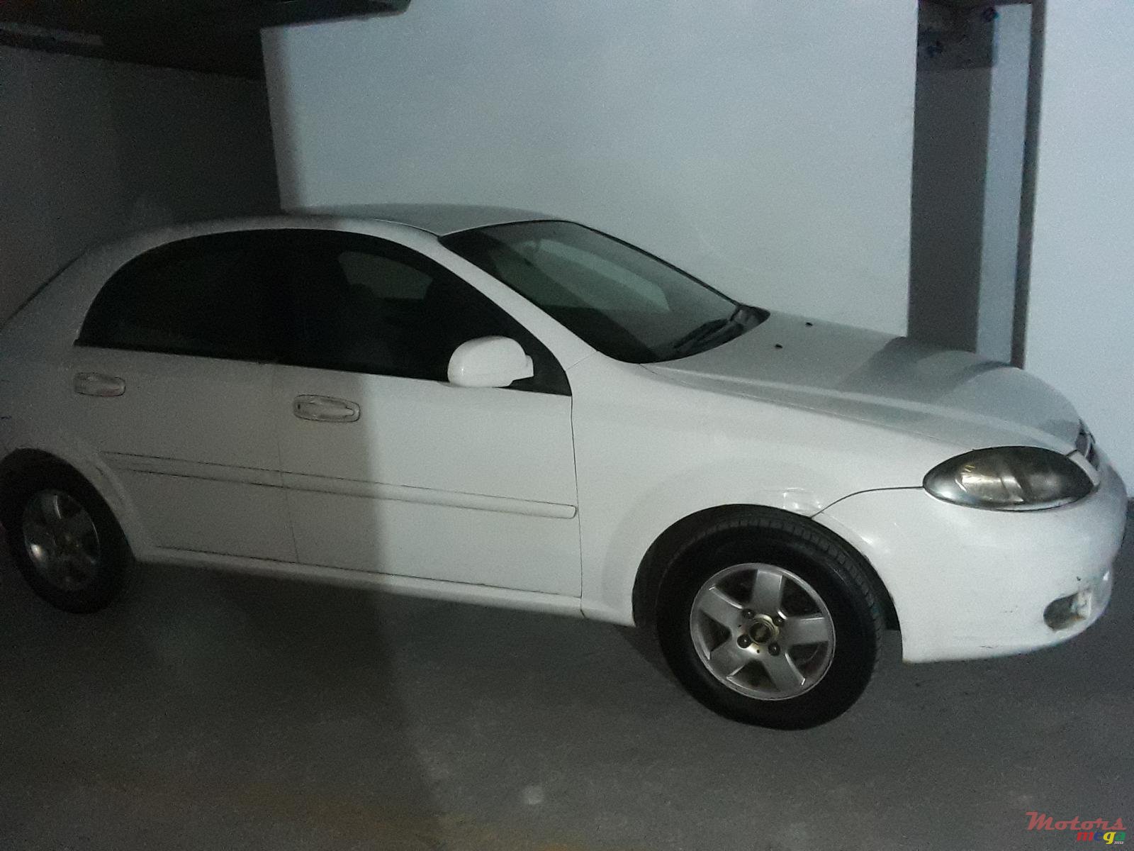 2008' Chevrolet Optra photo #2