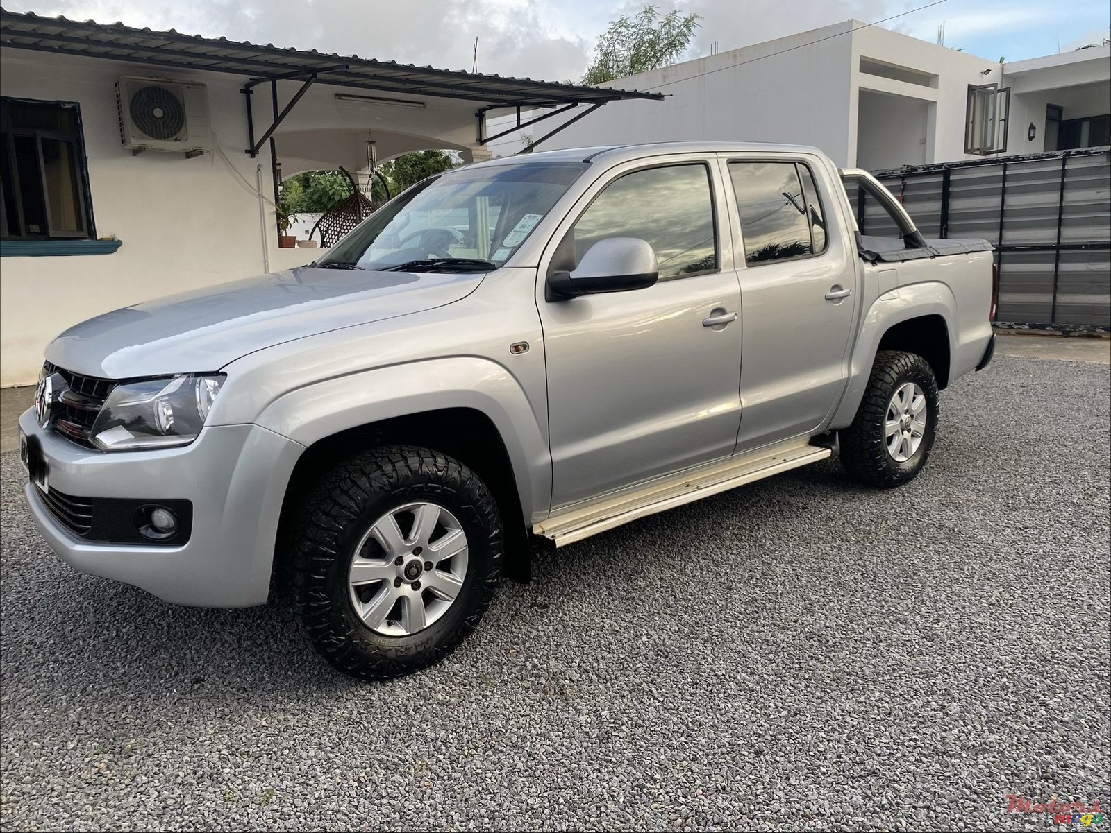 2016' Volkswagen Amarok 4*2 photo #5