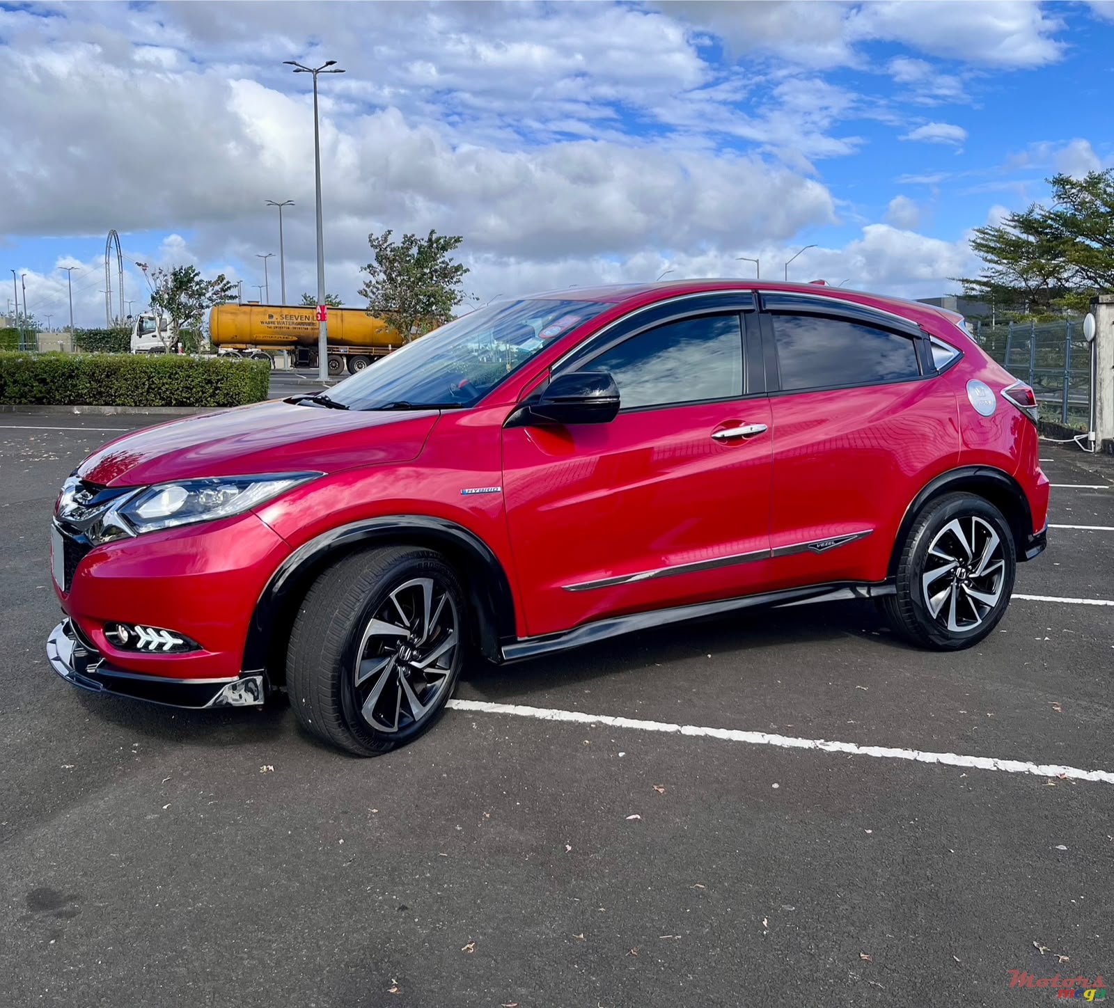 2016' Honda HR-V Vezel RS photo #6
